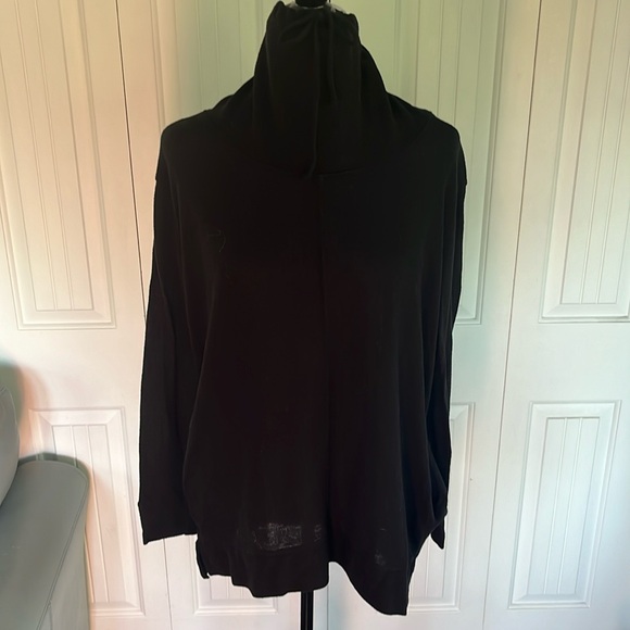Black long sleeve turtleneck - Picture 1 of 6